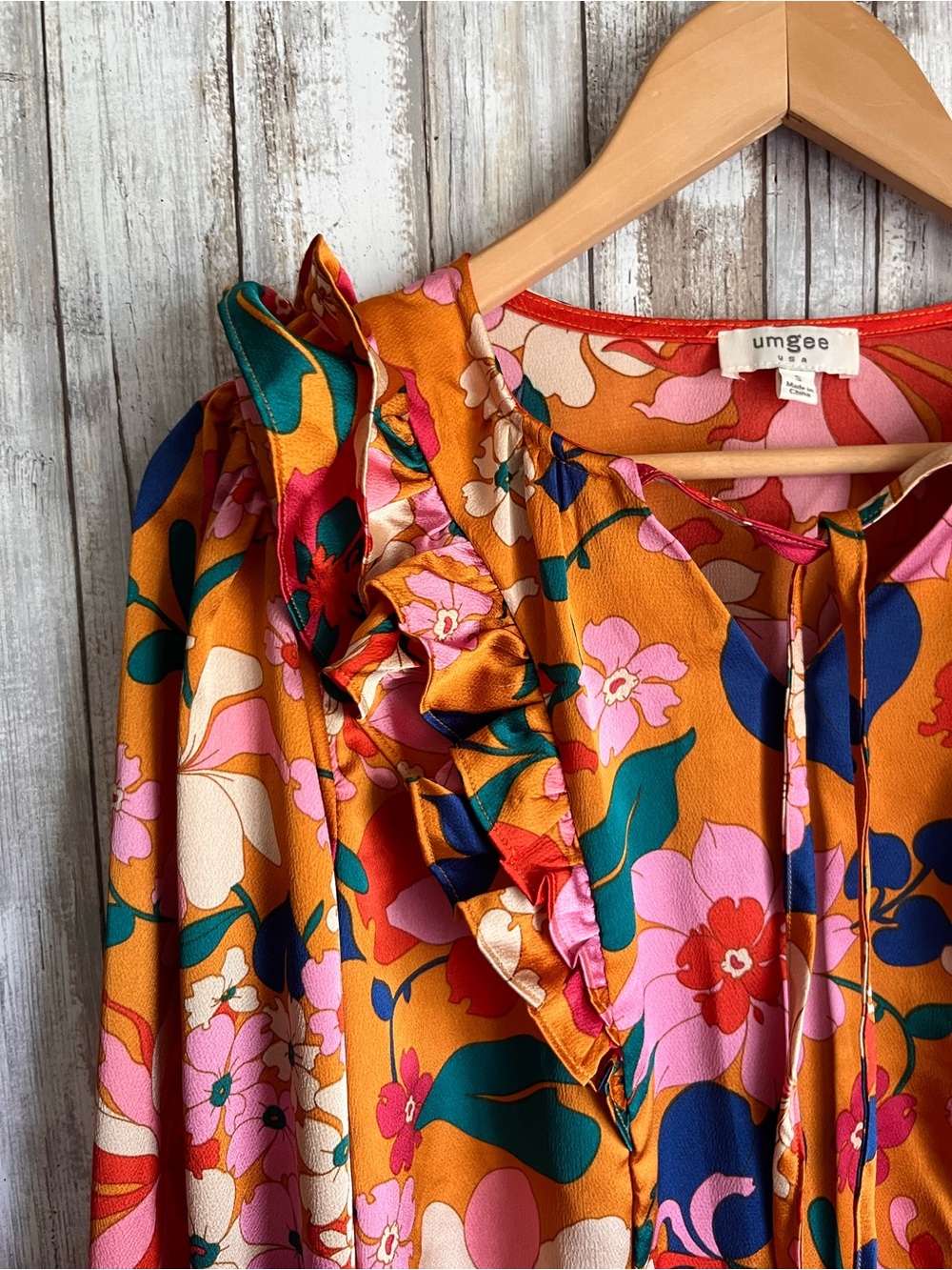 Umgee Floral Ruffle Tie Neck Blouse Smocked Cuff Boho Top Small Boutique - Picture 3 of 5
